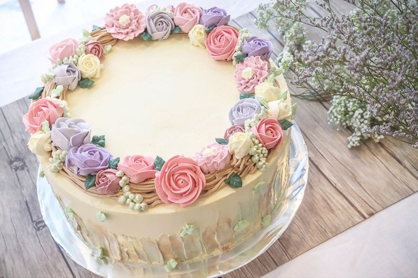 Bánh sinh nhật tạo hình hoa hồng đơn giản sang trọng tặng bạn  Bánh Kem  Ngộ Nghĩnh