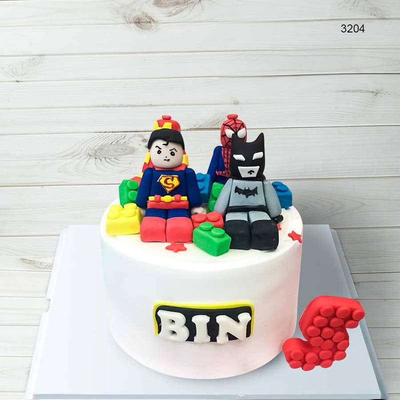 Bánh sinh nhật siêu anh hùng kiểu lego