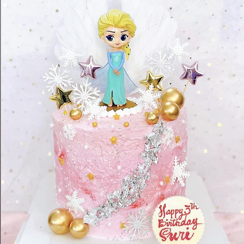 Thiết tiếp bánh sinh nhật Elsa color hồng độc đáo
