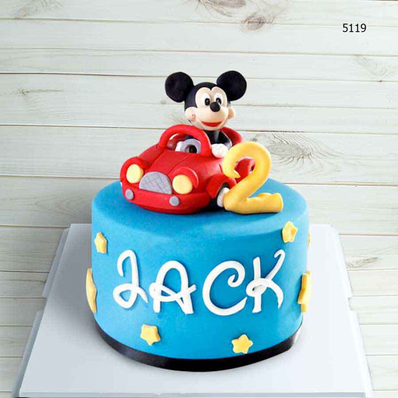 Mẫu bánh sinh nhật ô tô và chuột Mickey cho bé 9 tuổi