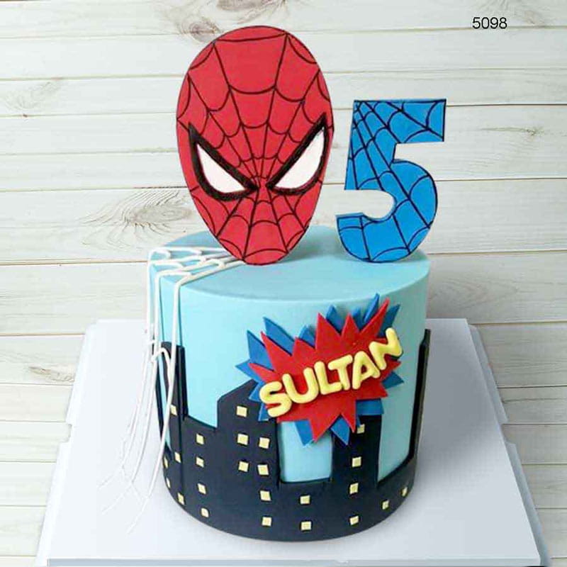 Bánh sinh nhật cho bé trai 9 tuổi hình mặt nạ người nhện